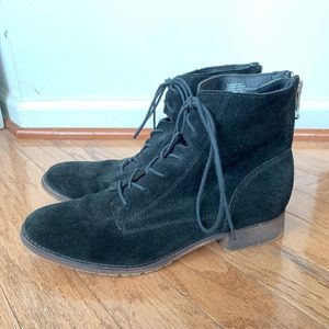 Steve Madden Black Suede Rawlings Booties.